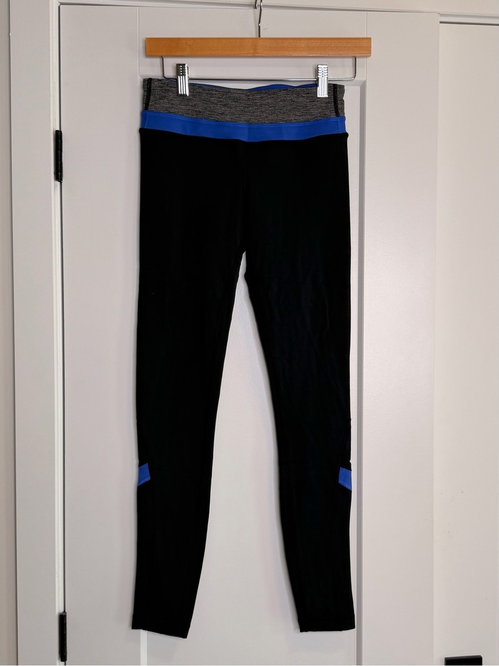 Lululemon size 4